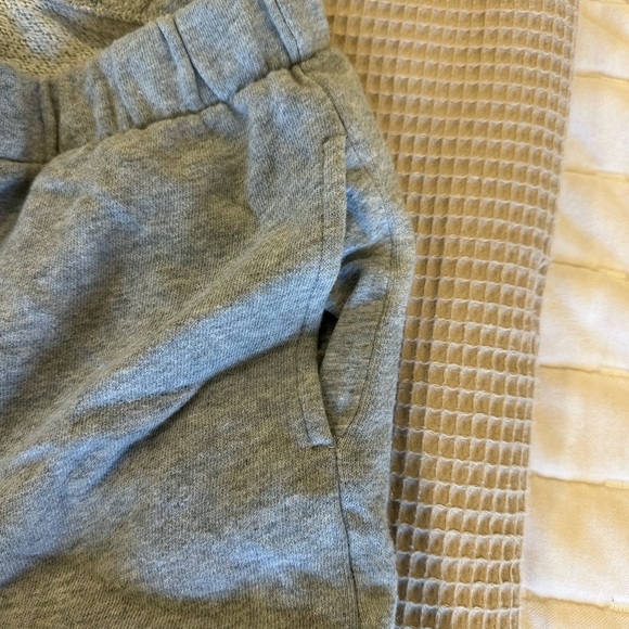 Brandy Melville joggers - Picture 4 of 4